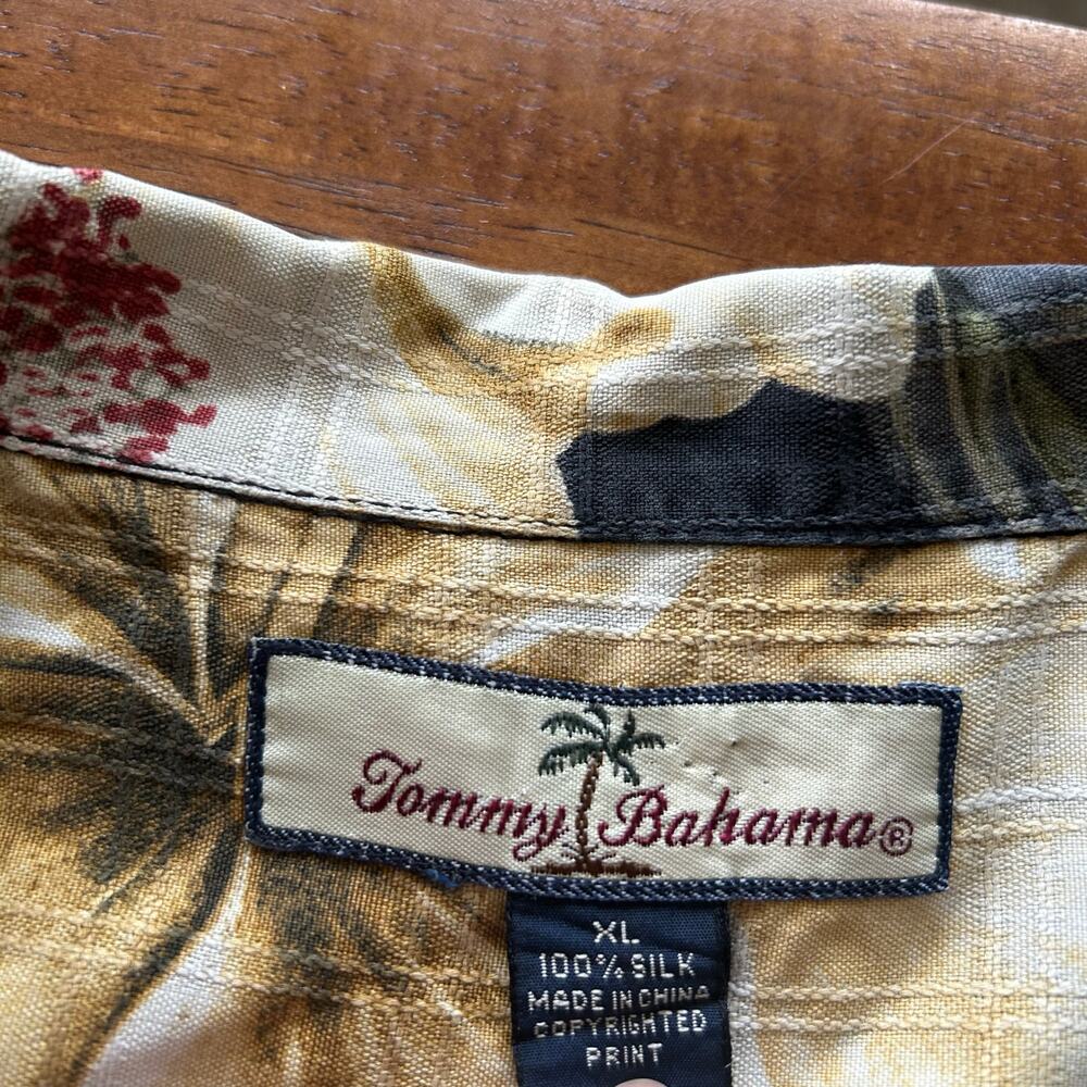Tommy Bahama men's 100% silk Hawaiian shirt size XL - Picture 4 of 7